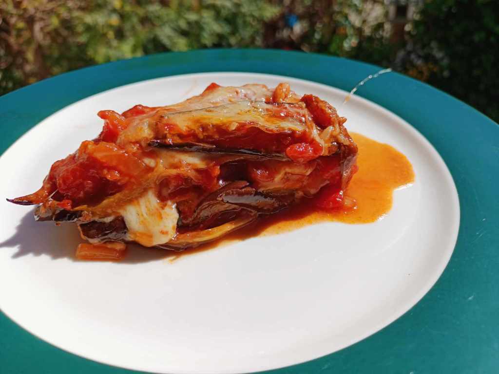 Parmigiana – danie z pomidorów, bakłażana i sera